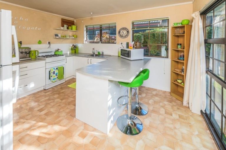 Photo of property in 34 Parkes Avenue, Saint Johns Hill, Whanganui, 4501