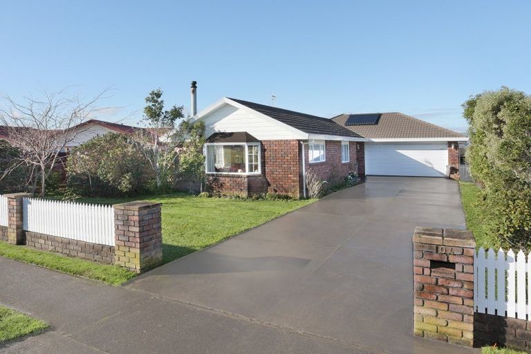 Photo of property in 104 Kelvin Grove Road, Kelvin Grove, Palmerston North, 4414