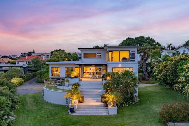 Photo of property in 12 George Street, Hospital Hill, Napier, 4110