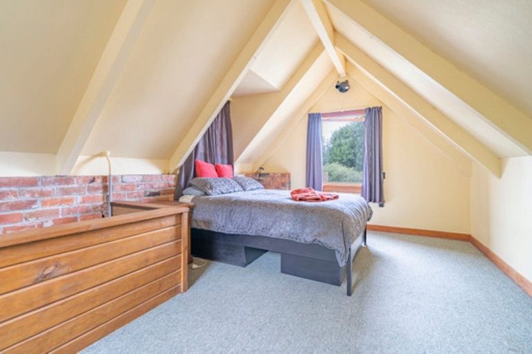 Photo of property in 16 Centre Bush Otapiri Road, Centre Bush, Winton, 9782