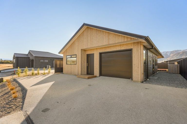 Photo of property in 5 Guthrie Street, Lake Hawea, 9382