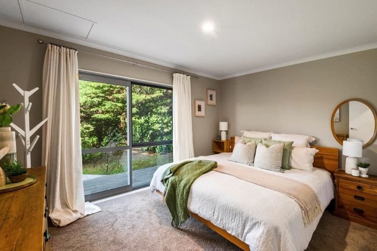 Photo of property in 35 Rauparaha Street, Waikanae Beach, Waikanae, 5036