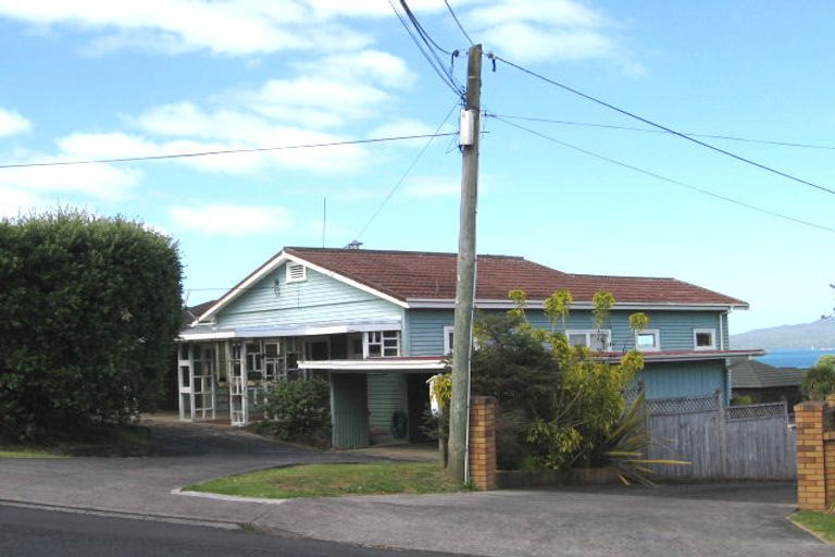 Photo of property in 13 Seaview Road, Castor Bay, Auckland, 0620