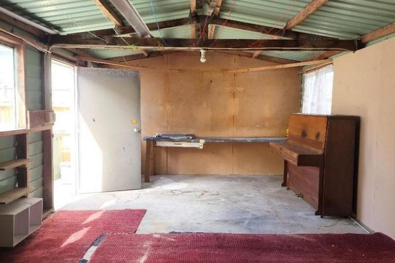 Photo of property in 42 Fitzroy Road, Fitzroy, New Plymouth, 4312