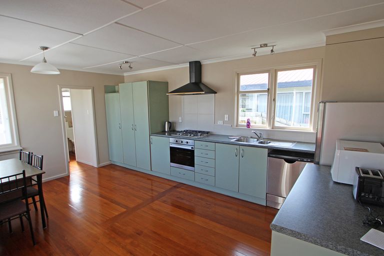 Photo of property in 30 Balmoral Street, Oamaru North, Oamaru, 9400