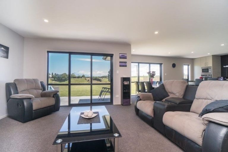 Photo of property in 272 Austin Road, Normanby, Hawera, 4673