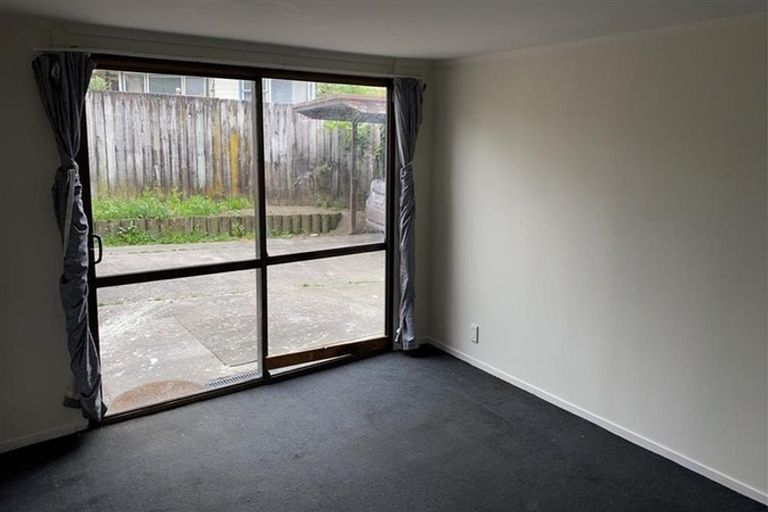 Photo of property in 194 Don Buck Road, Massey, Auckland, 0614