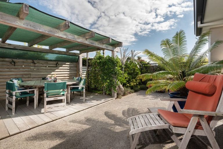 Photo of property in 2 Tranquil Grove, Omokoroa, 3114