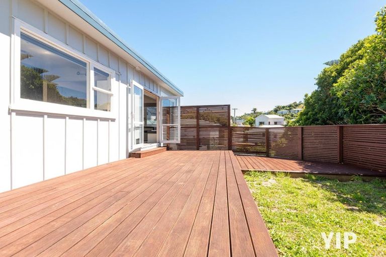 Photo of property in 19 Black Rock Road, Newlands, Wellington, 6037