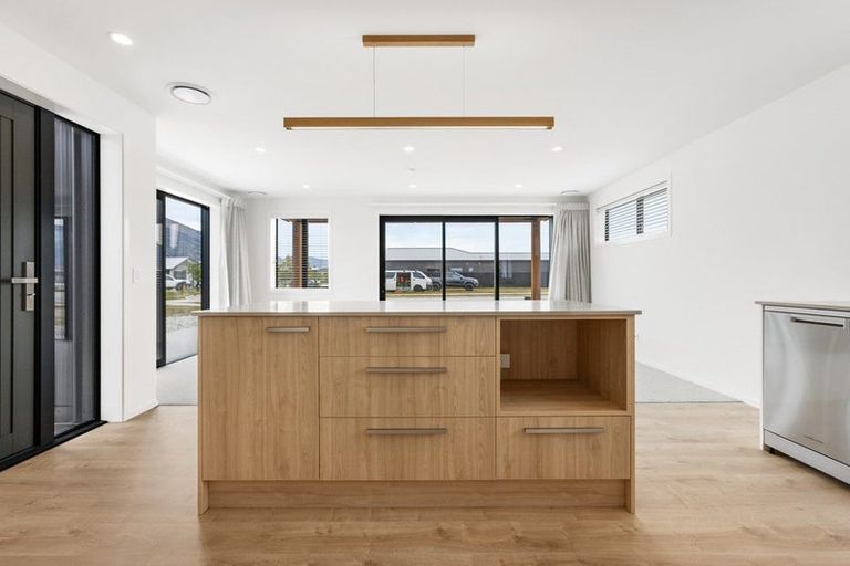 Photo of property in 159 Burdon Loop, Lake Hawea, 9382