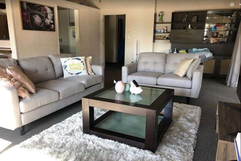 Photo of property in 21 Tauroa Road, Havelock North, 4130