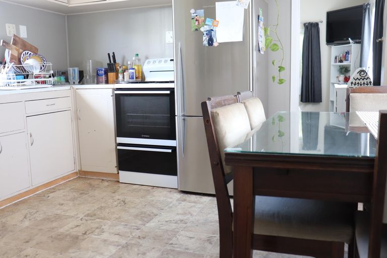 Photo of property in 5 Oak Avenue, Nawton, Hamilton, 3200