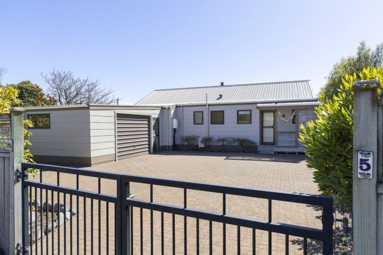 Photo of property in 5 Kempton Place, Richmond Heights, Taupo, 3330