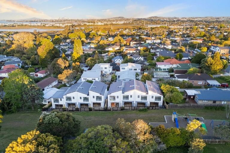 Photo of property in 1/30a Tirimoana Road, Te Atatu South, Auckland, 0602