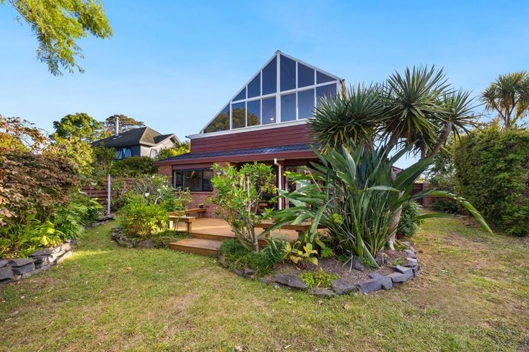 Photo of property in 379 Hobsonville Road, Hobsonville, Auckland, 0618