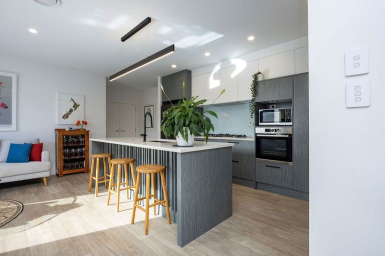 Photo of property in 18 Jane Maree Road, Kumeu, 0810