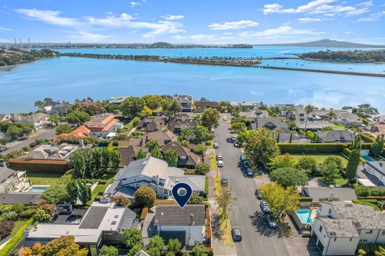 Photo of property in 8a Burwood Crescent, Remuera, Auckland, 1050