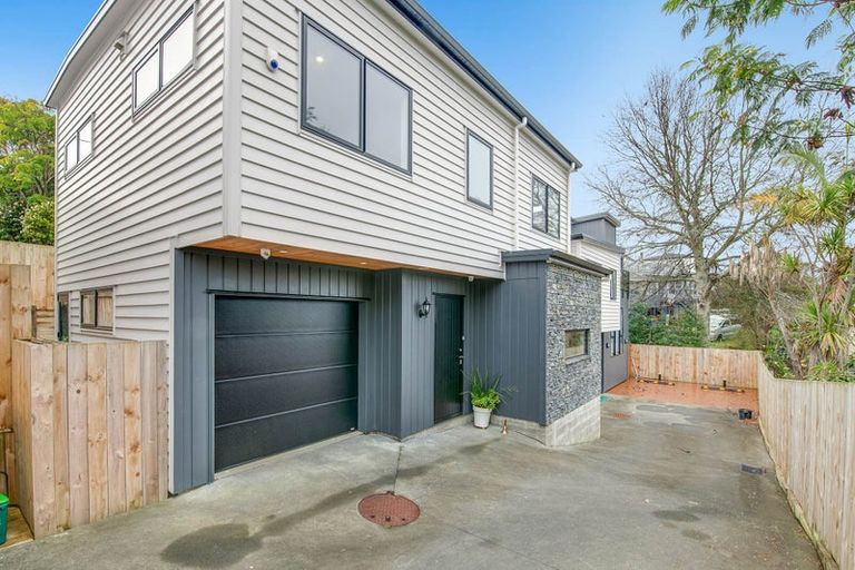 Photo of property in 57d Hogans Road, Glenfield, Auckland, 0629