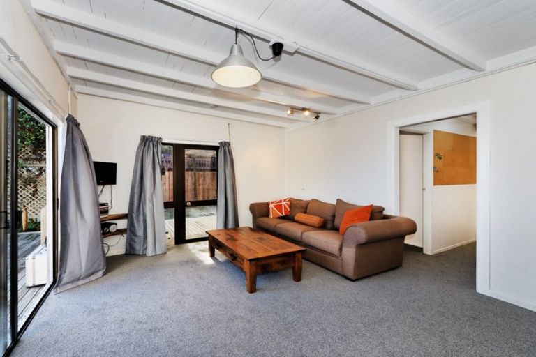 Photo of property in 79 North Piha Road, Piha, 0772