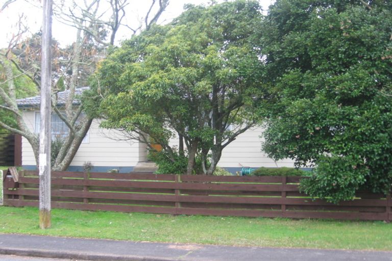 Photo of property in 2 Lipton Grove, Opaheke, Papakura, 2113