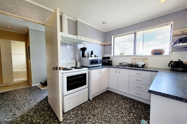 Photo of property in 15 Abilene Crescent, Churton Park, Wellington, 6037