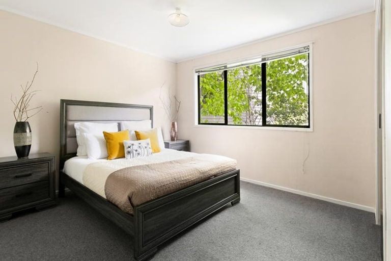 Photo of property in 2/111 Seymour Road, Sunnyvale, Auckland, 0612