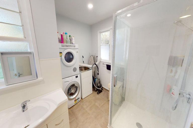 Photo of property in 15 Dorset Crescent, Hokowhitu, Palmerston North, 4410