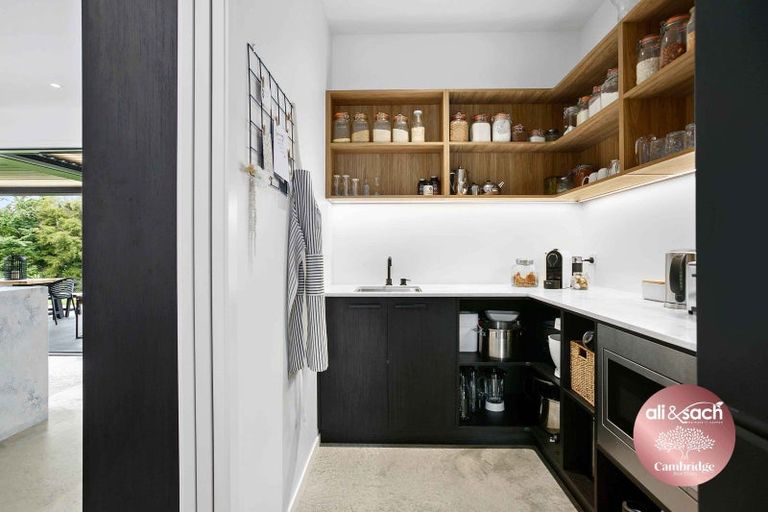 Photo of property in 1/45 Saint Kilda Road, Cambridge, 3434