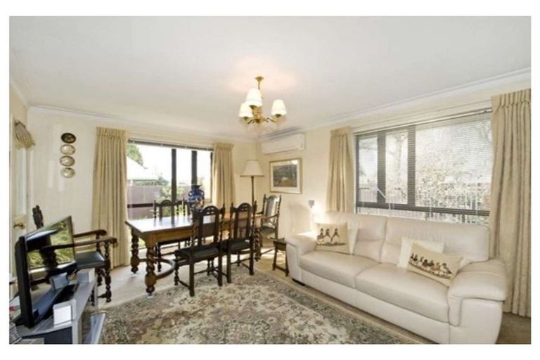 Photo of property in 7b Ludecke Place, Sockburn, Christchurch, 8042