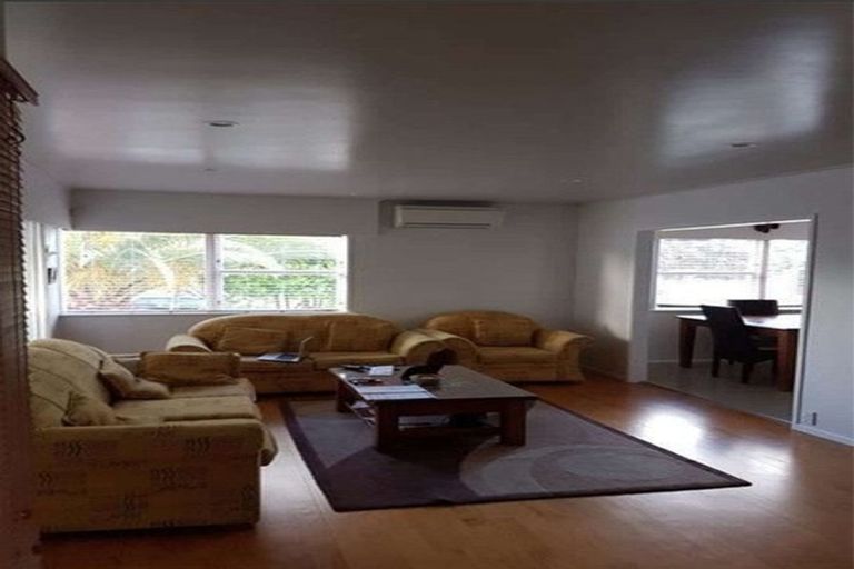 Photo of property in 55 Divich Avenue, Te Atatu South, Auckland, 0610