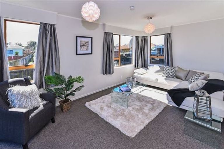 Photo of property in 1/27 Limond Street, Randwick Park, Auckland, 2105