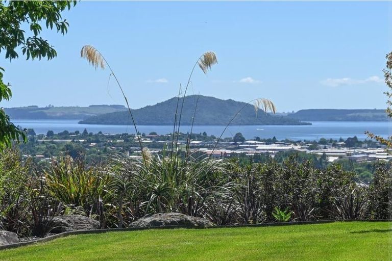 Photo of property in Parkland Estate, 17/275 Pukehangi Road, Sunnybrook, Rotorua, 3015