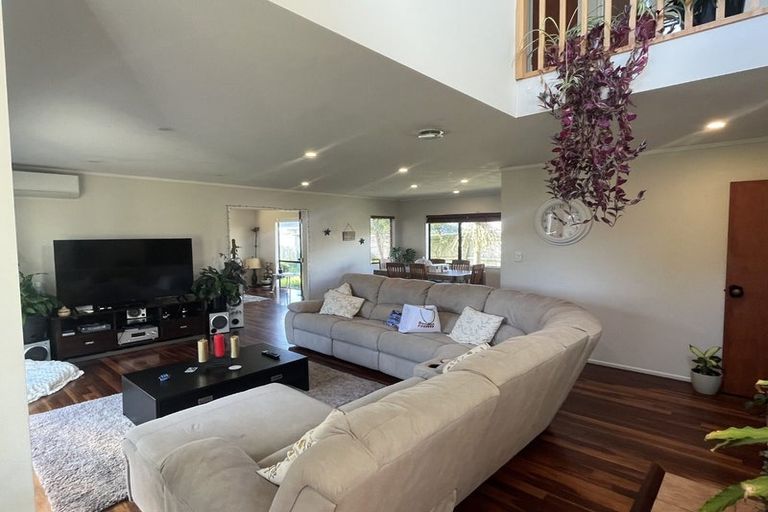 Photo of property in 48 Lakeside Drive, Orewa, 0931