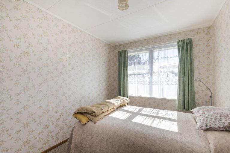 Photo of property in 33 Tararua Terrace, Cloverlea, Palmerston North, 4412