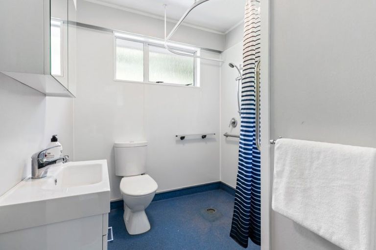 Photo of property in 5 Brydon Way, Paparangi, Wellington, 6037