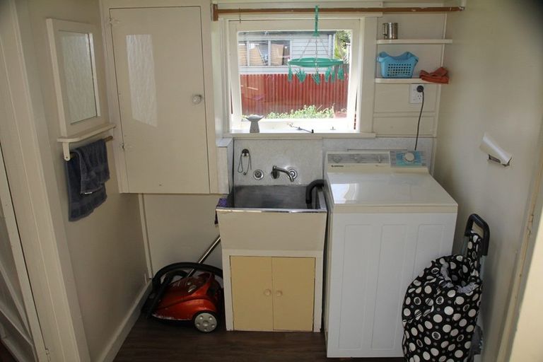 Photo of property in 105 Queen Street, Westport, 7825