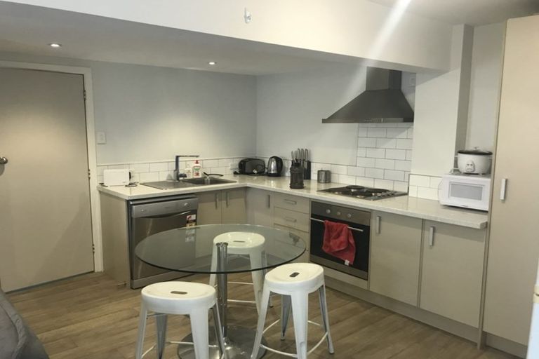 Photo of property in 32 Lynda Avenue, Paparangi, Wellington, 6037