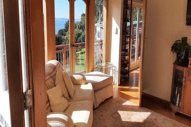 Photo of property in 95 Cornwallis Road, Cornwallis, Auckland, 0604