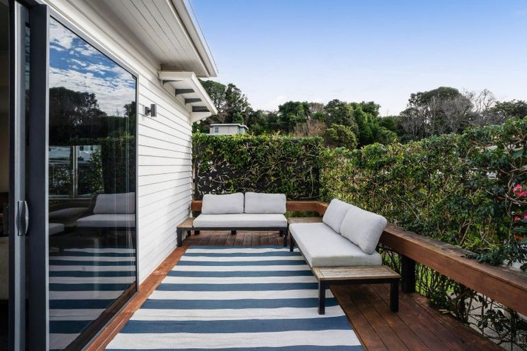 Photo of property in 15 Bracken Street, New Plymouth, 4310