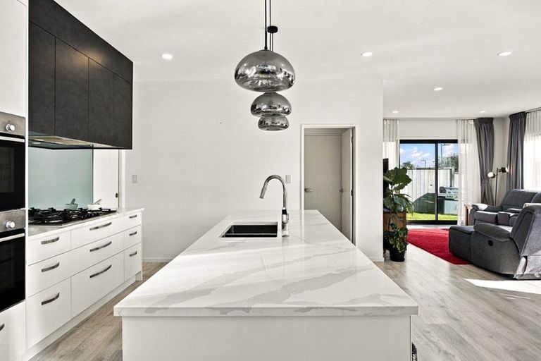 Photo of property in 3 Maka Terrace, Orewa, 0931