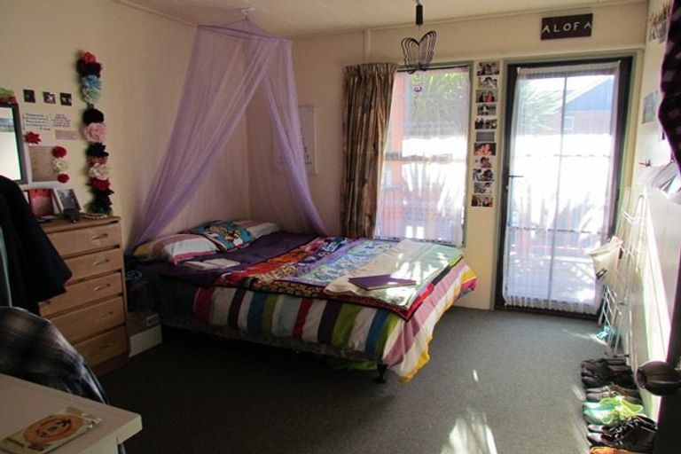 Photo of property in 17 Howe Street, North Dunedin, Dunedin, 9016