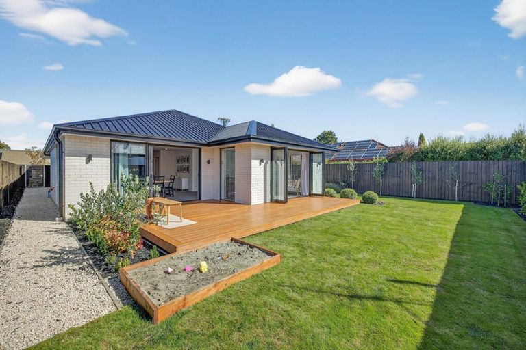 Photo of property in 32 Merrin Street, Avonhead, Christchurch, 8042