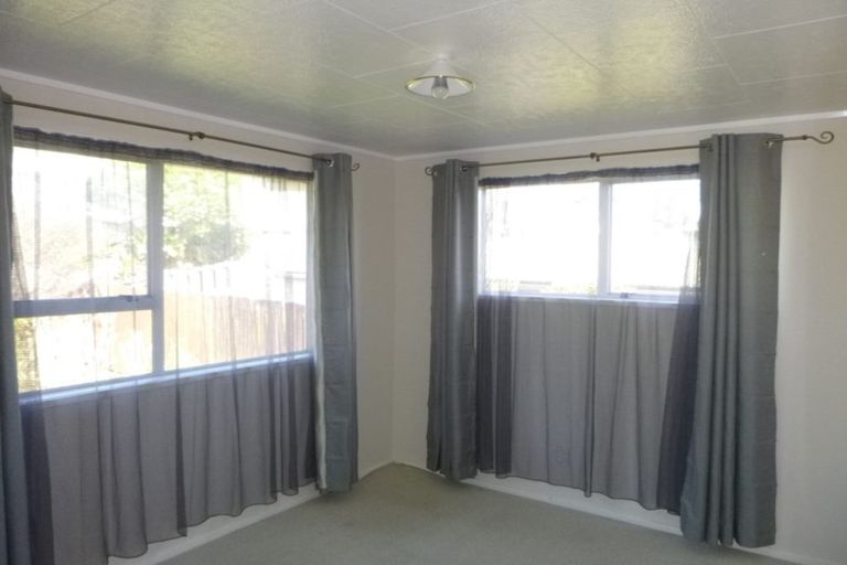 Photo of property in 76 Rosewarne Crescent, Glendene, Auckland, 0602