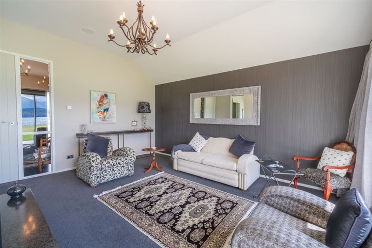 Photo of property in 140 Howden Street, Te Anau, 9600
