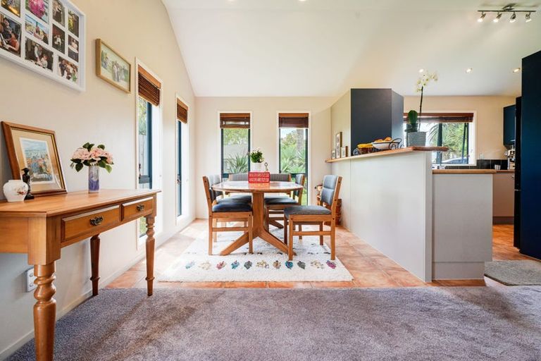 Photo of property in 76 Lothian Brae, Wattle Downs, Auckland, 2103