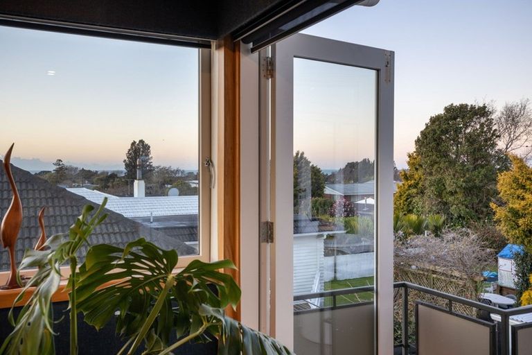 Photo of property in 189 Mangorei Road, Merrilands, New Plymouth, 4312