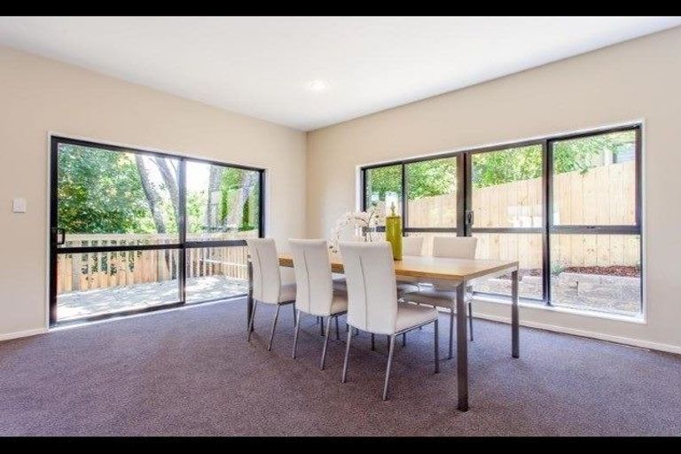 Photo of property in 174a Forrest Hill Road, Forrest Hill, Auckland, 0620