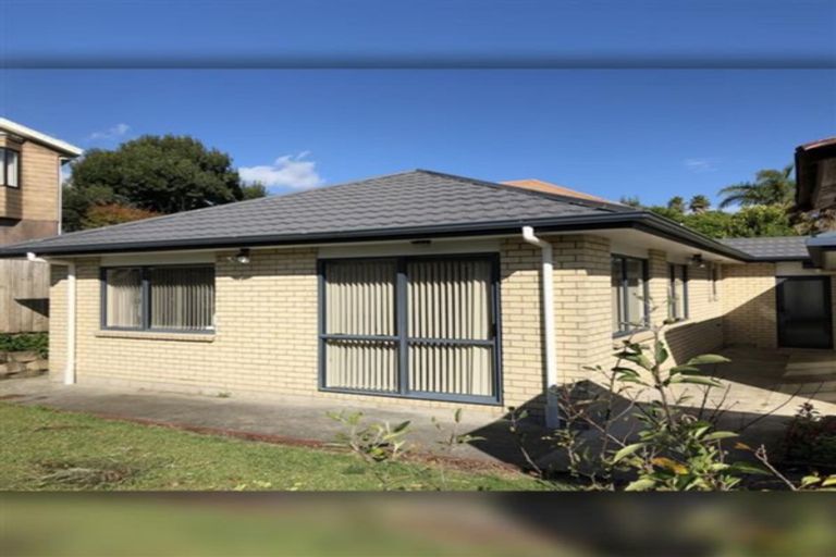 Photo of property in 16 Ewhurst Place, Goodwood Heights, Auckland, 2105