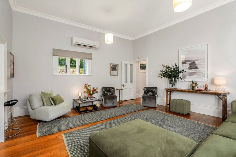 Photo of property in 9 Ranfurly Terrace, Mount Cook, Wellington, 6021