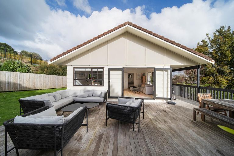 Photo of property in 6 Crestlands Place, Papakura, 2110